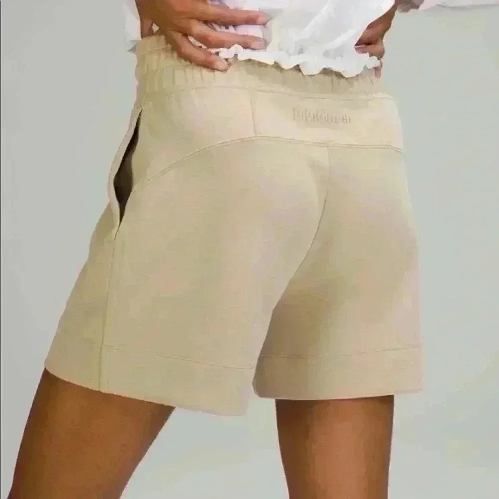 Lululemon Soft Ambitions Hi Rise Shorts in Trench 4”
